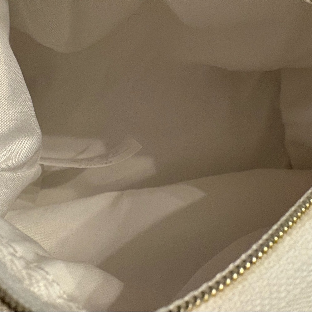 Dior Cream fablic cosmetic pouch - Picture 7 of 8